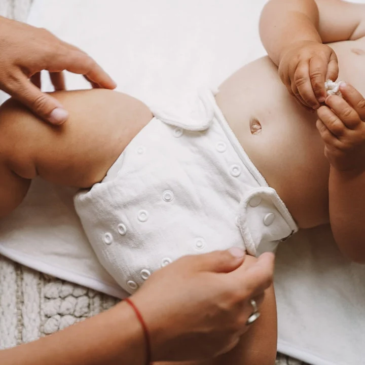 Modern cloth nappies - fitted bianco