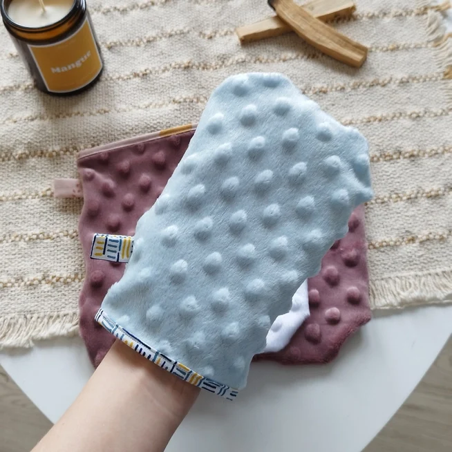 Maison Alice - guanto struccante o guanto puliizia bimbi Minky azzurro