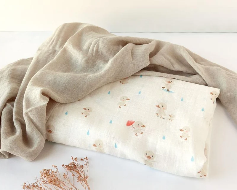 SET 2 COPERTINE NEONATO IN MUSSOLA DI BAMBOO 120X120 CM - BEIGE