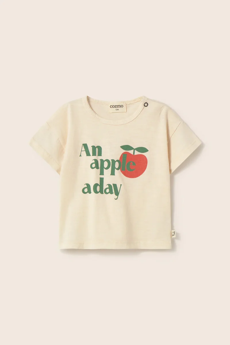 T-shirt BOB, panna con motivo mela e scritta an apple a day, 100% cotone organico, Cozmo