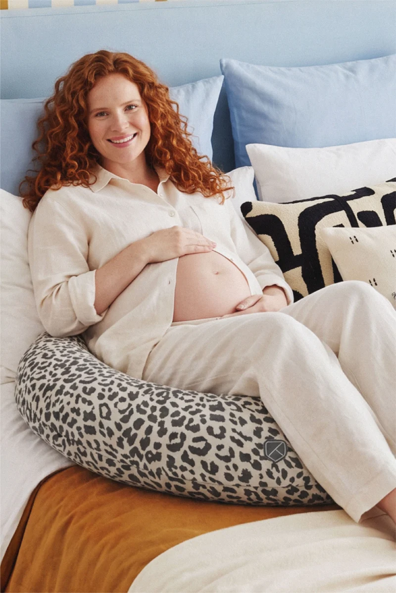 HUGS Pregnancy and Breastfeeding Pillow - Leo White Grey