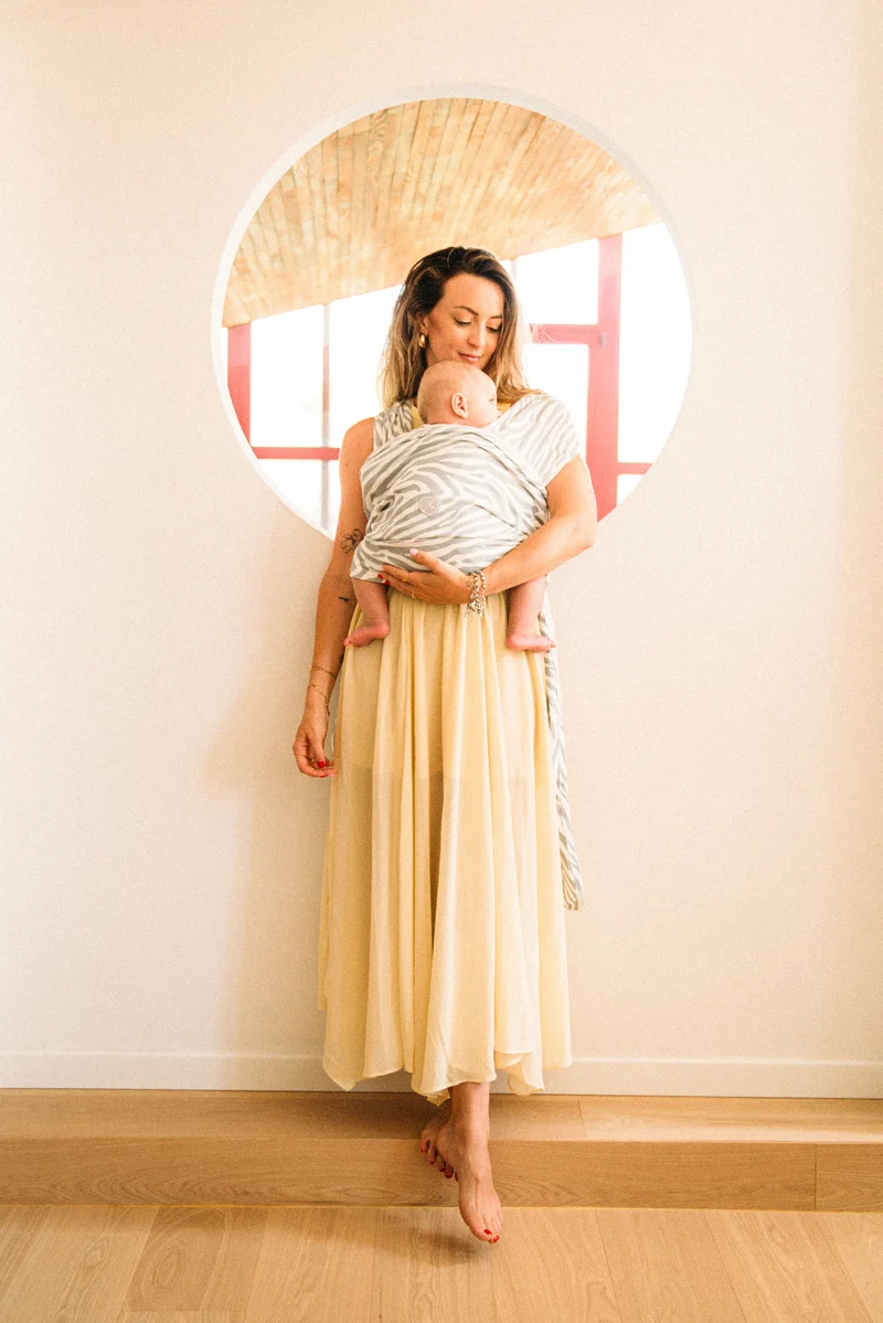 CUDDLE BAND 2 Newborn Baby Wrap - Tiger-print Grey