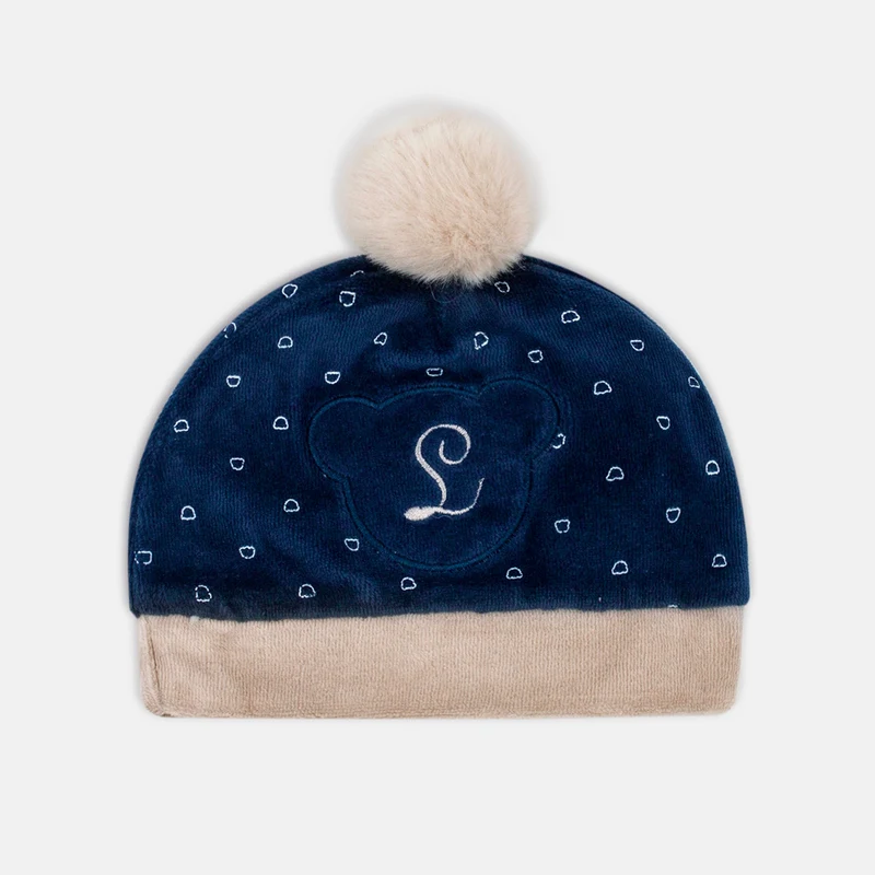 Cappello con Ponpon Orsacchiotto, Luglio