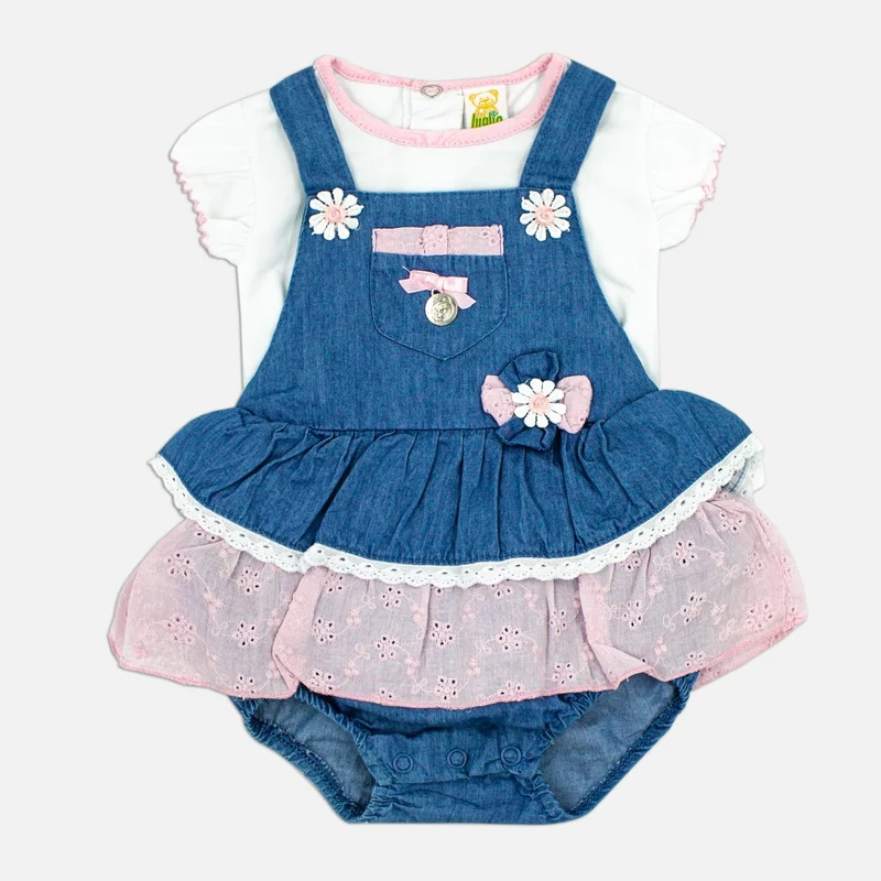 Completo Salopette Di Jeans e T-Shirt, Luglio